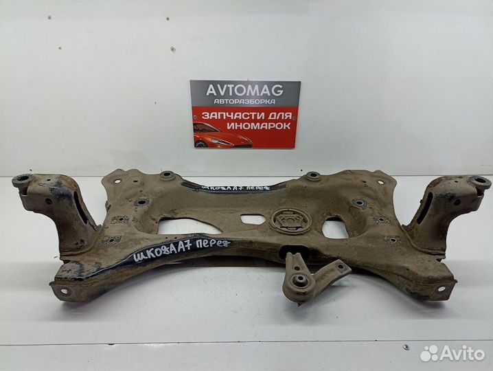 Подрамник передний