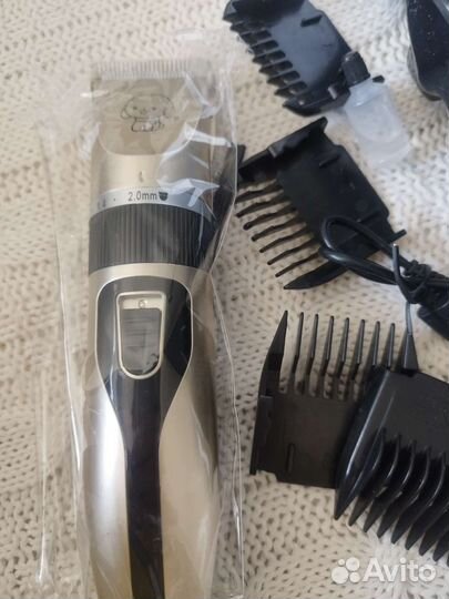 Аккумуляторная машинка для стрижки кота собаки