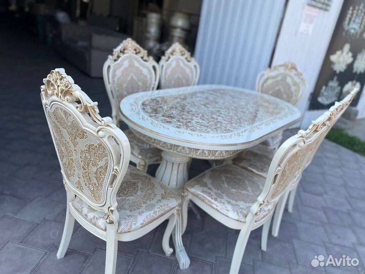 Столы и стулья