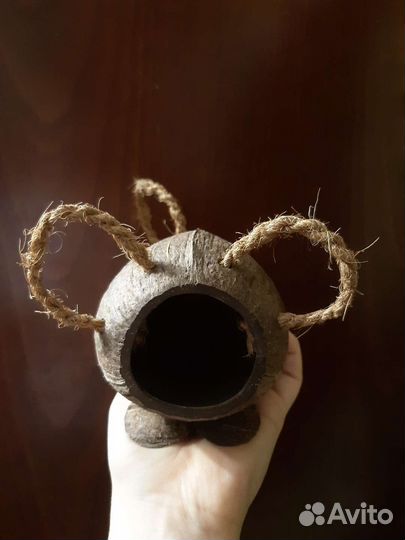 Домик из кокоса для грызунов и др