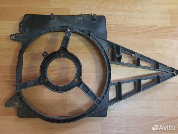 Диффузор внутреннего вентилятора на Opel Omega B