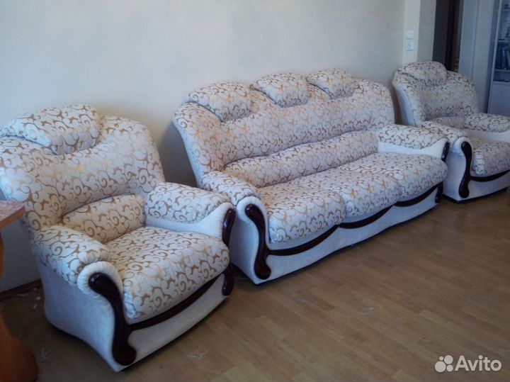 Перетяжка и замена обивки диванов из рогожки