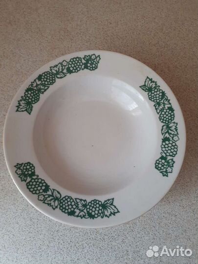 Тарелка глубокая новая