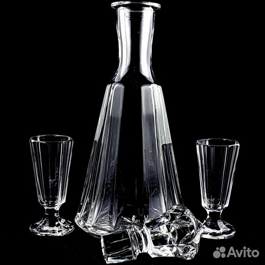 Графин граненый хрустальный. 0,7 л