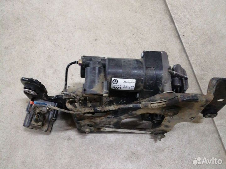 Компрессор пневмоподвески на BMW X5 E70, X6 E71