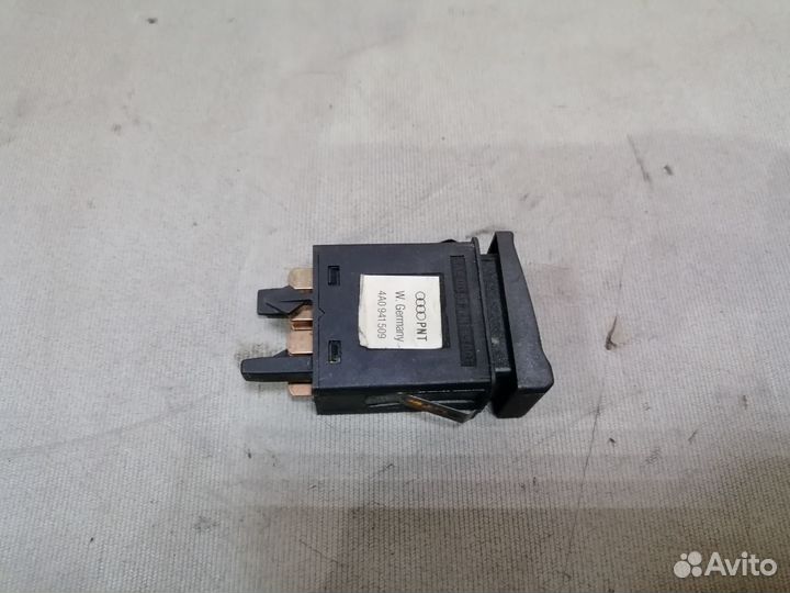 Кнопка аварийной сигнализации Audi 80 B3 1986-1991