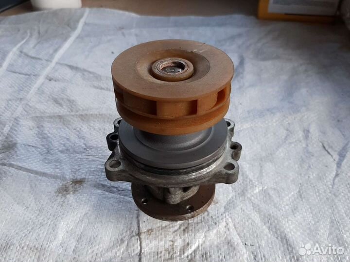 Помпа водяного охлаждения BMW M50 двигатель