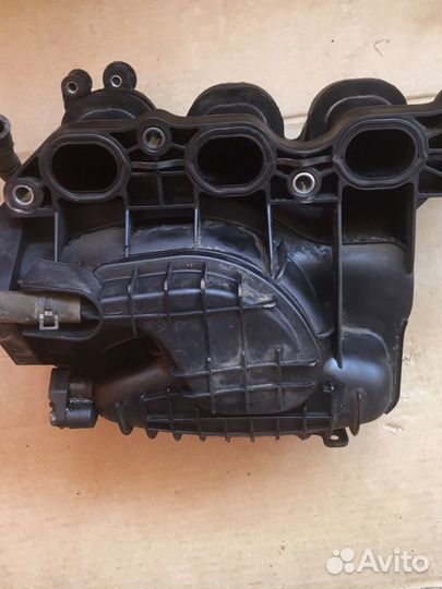 Впускной коллектор Kia Ceed