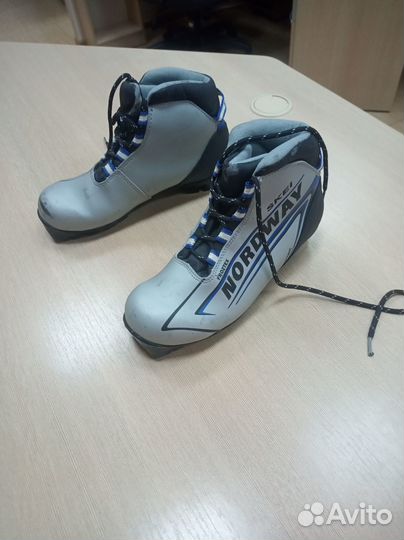 Лыжные ботинки