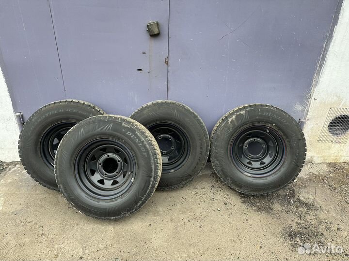 Dunlop Grandtrek Ice 02 235/75 R15