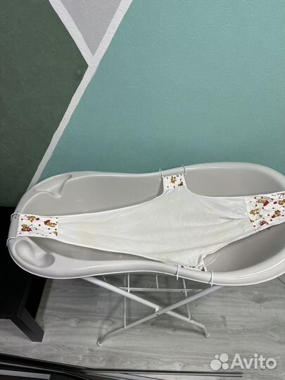 Детская ванночка для купания с подставкой