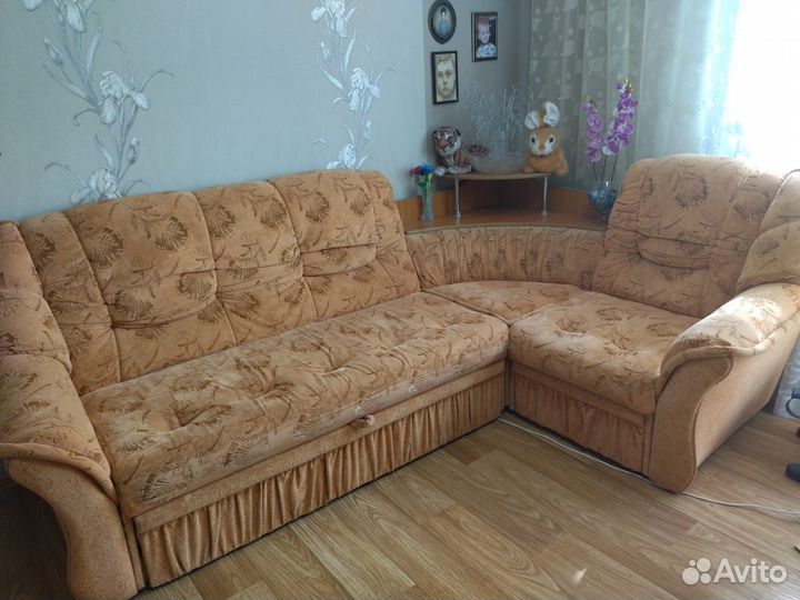Продам угловой диван бу