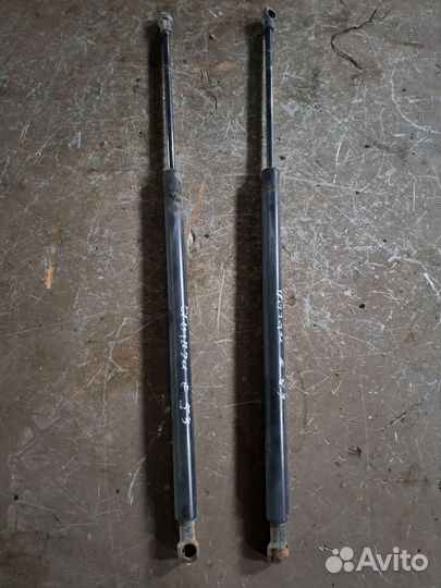 Стойки крышки багажника BMW E53