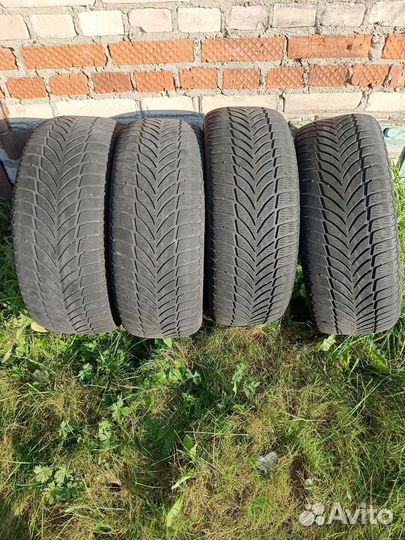 Goodyear UltraGrip Ice 2 215/55 R16