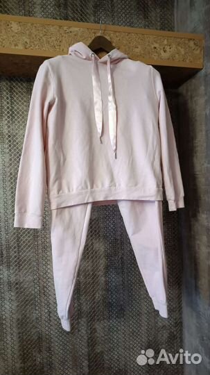 Спортивный костюм женский