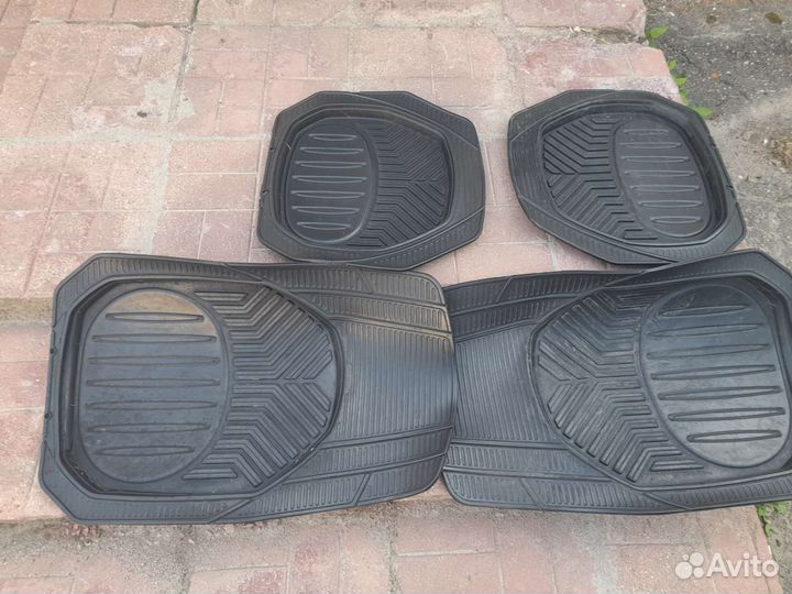 Автомобильные коврики резиновые