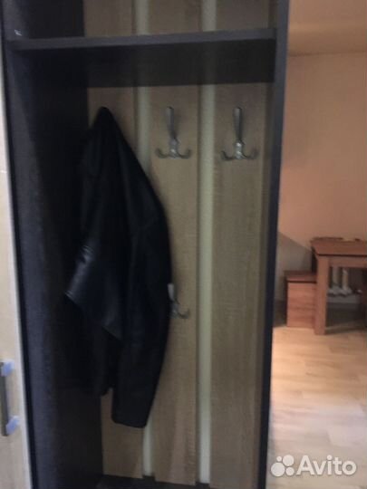 Шкаф в прихожую ,читайте описание