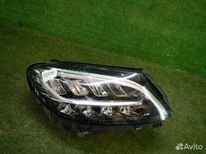 Фара правая Mercedes-Benz C-Class