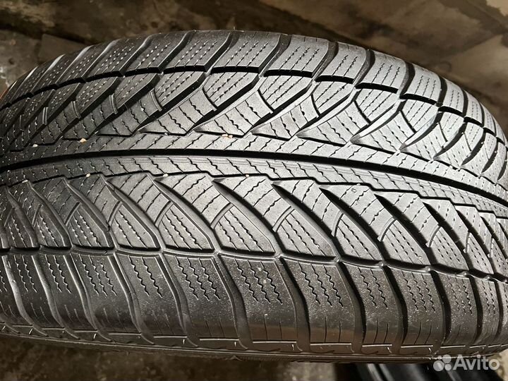 Goodyear UltraGrip Performance 255/50 R19