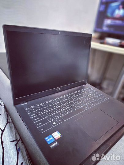 Игровой ноутбук Msi B12M-210RU идеальное состояние