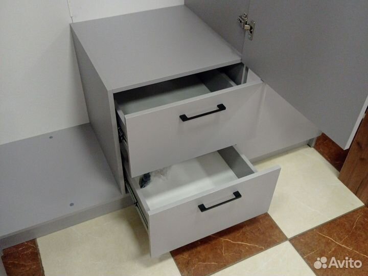 Шкаф распашной новый