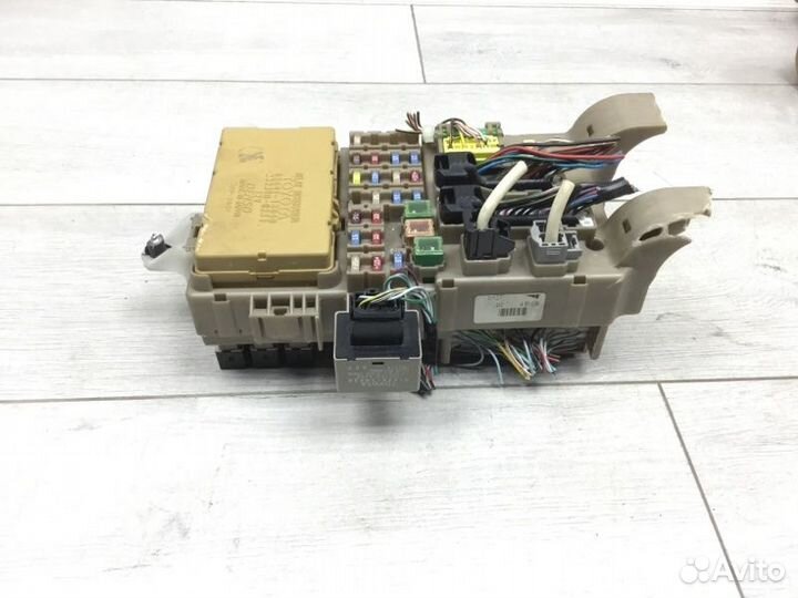 Блок предохранителей Toyota Corolla хэтчбек 3ZZ-FE