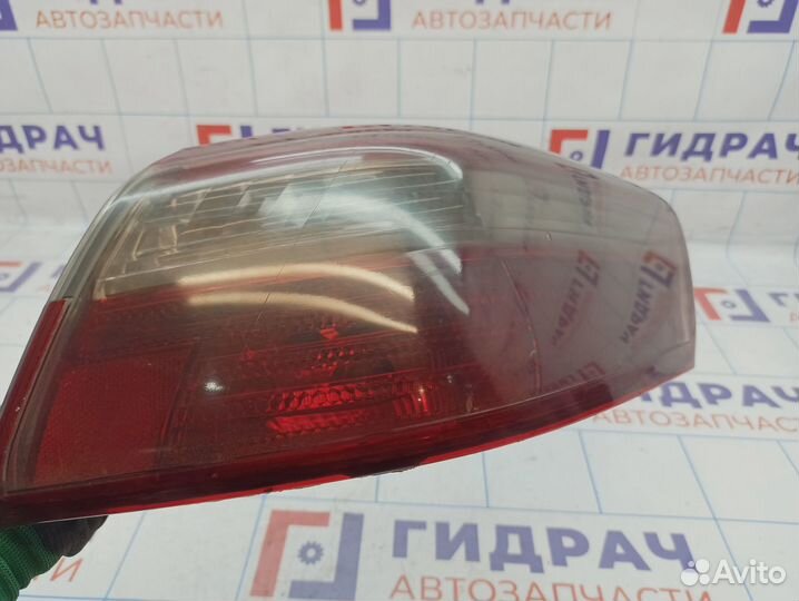 Фонарь задний наружный правый Toyota Camry (XV40)