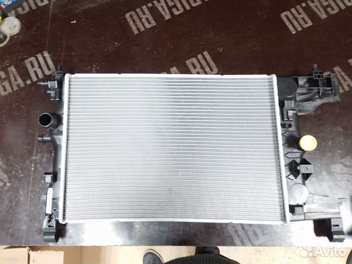 Радиатор охлаждения chevrolet cruze 1.8