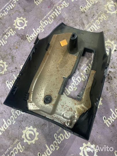 Подрулевой пластик Ford Focus 3 седан