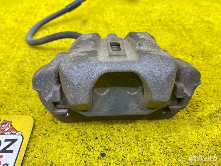 Суппорт передний левый Suzuki Jimny 145574