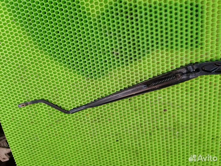 Поводок дворника Ниссан цефиро А33