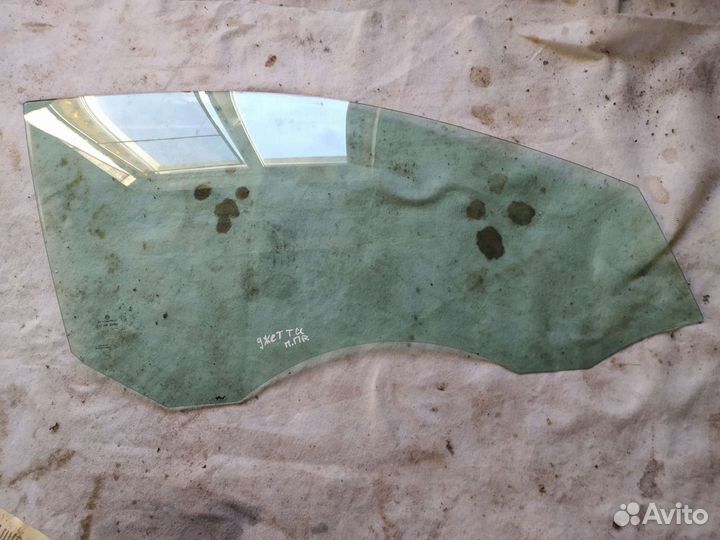 Стекло переднее правое Фольксваген Джтта 6