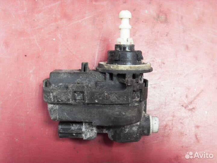 Моторчик корректора фары 260567357R LADA Vesta