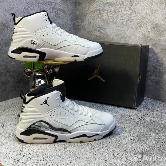 Кроссовк Air Jordan 6 Retro: классика в белом