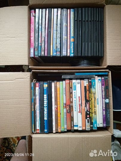 2 коробки с дисками