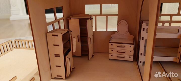 Кукольный домик с мебелью деревянный