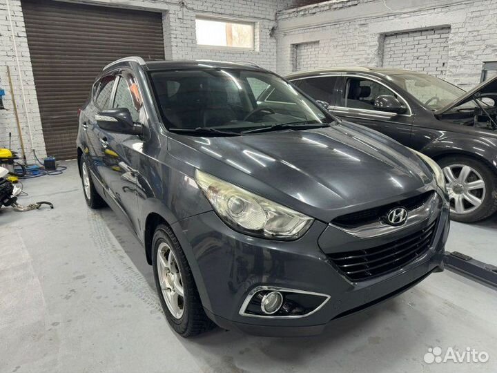 Петля крышки багажника Hyundai Ix35 2.0 G4KD 2012