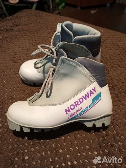 Лыжные ботинки, 35 размер