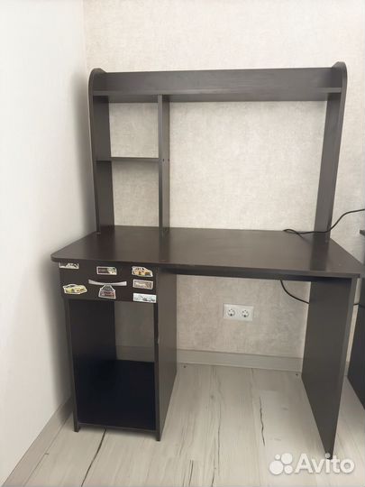 Продам стол