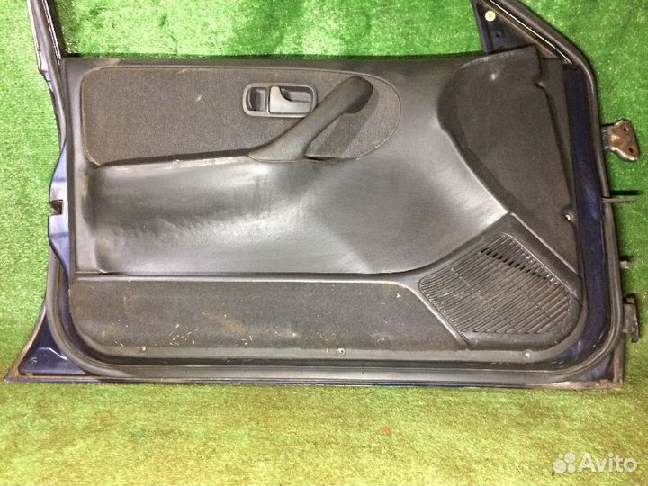 Дверь передняя левая Nissan Avenir W10 Синяя царап