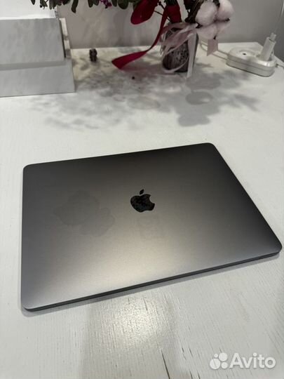 MacBook Pro (13-inch, 2019)