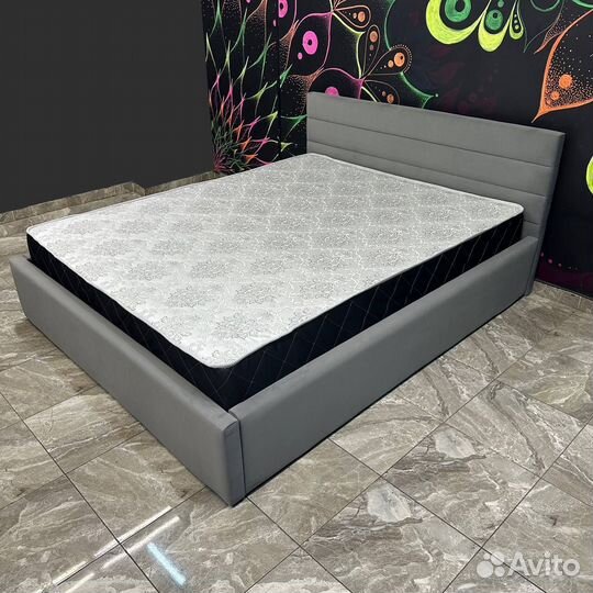 Кровать двухспальная с матрасом 160х200