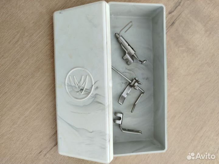 Футляр с лапками