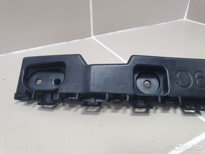 Кронштейн переднего бампера правый Omoda C5 T19C