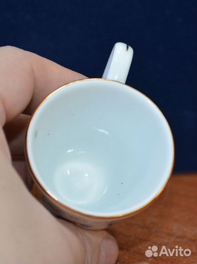 Фарфоровая чашка
