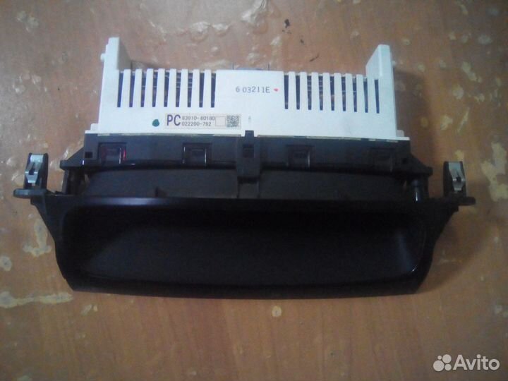 Часы Toyota Land Cruiser Prado 120