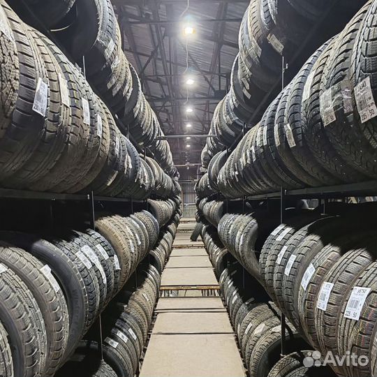 Bridgestone Blizzak VRX 215/60 R16 90L