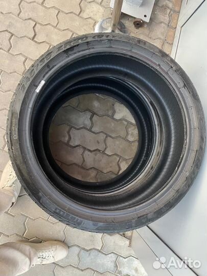 Pirelli P Zero 245/35 R20 и 305/30 R20