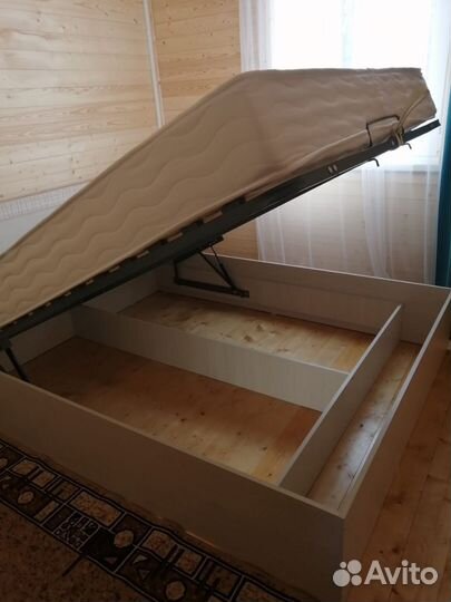 Кровать 2-х спальная с подьемным механизмом