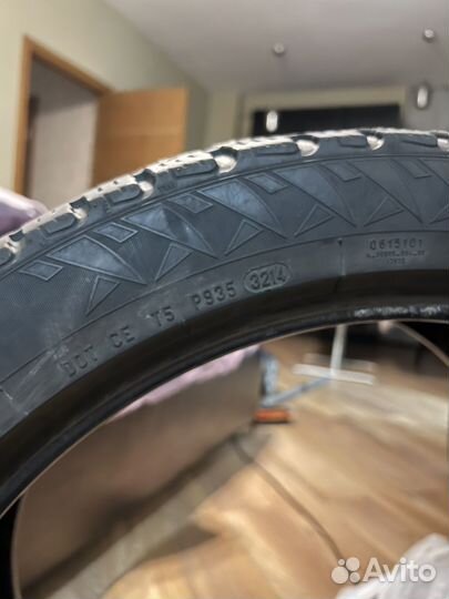 Pirelli Winter Carving Edge 275/40 R20 и 315/35 R20 106T